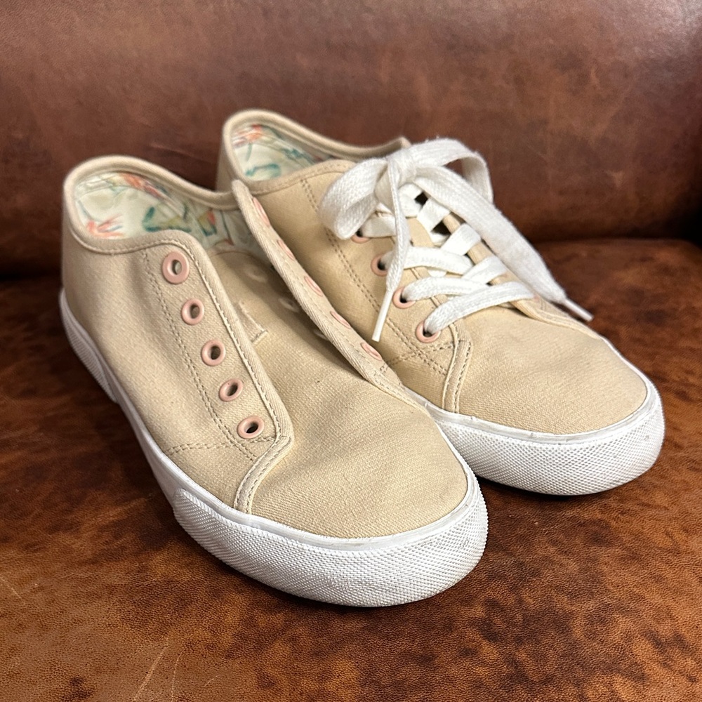 Vionic Beige Canvas Sneakers Women’s 7 Arch Support